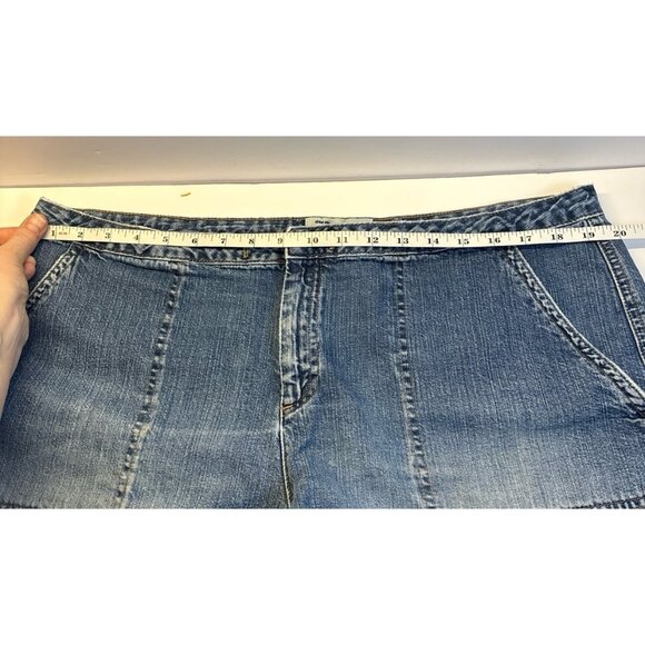 Vintage (90s/00s‎ Y2K) Old Navy denim Jean Shorts W/ square pockets (size 18) - Picture 10 of 10